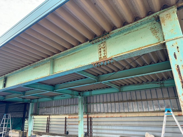 鉄骨造の大型車庫